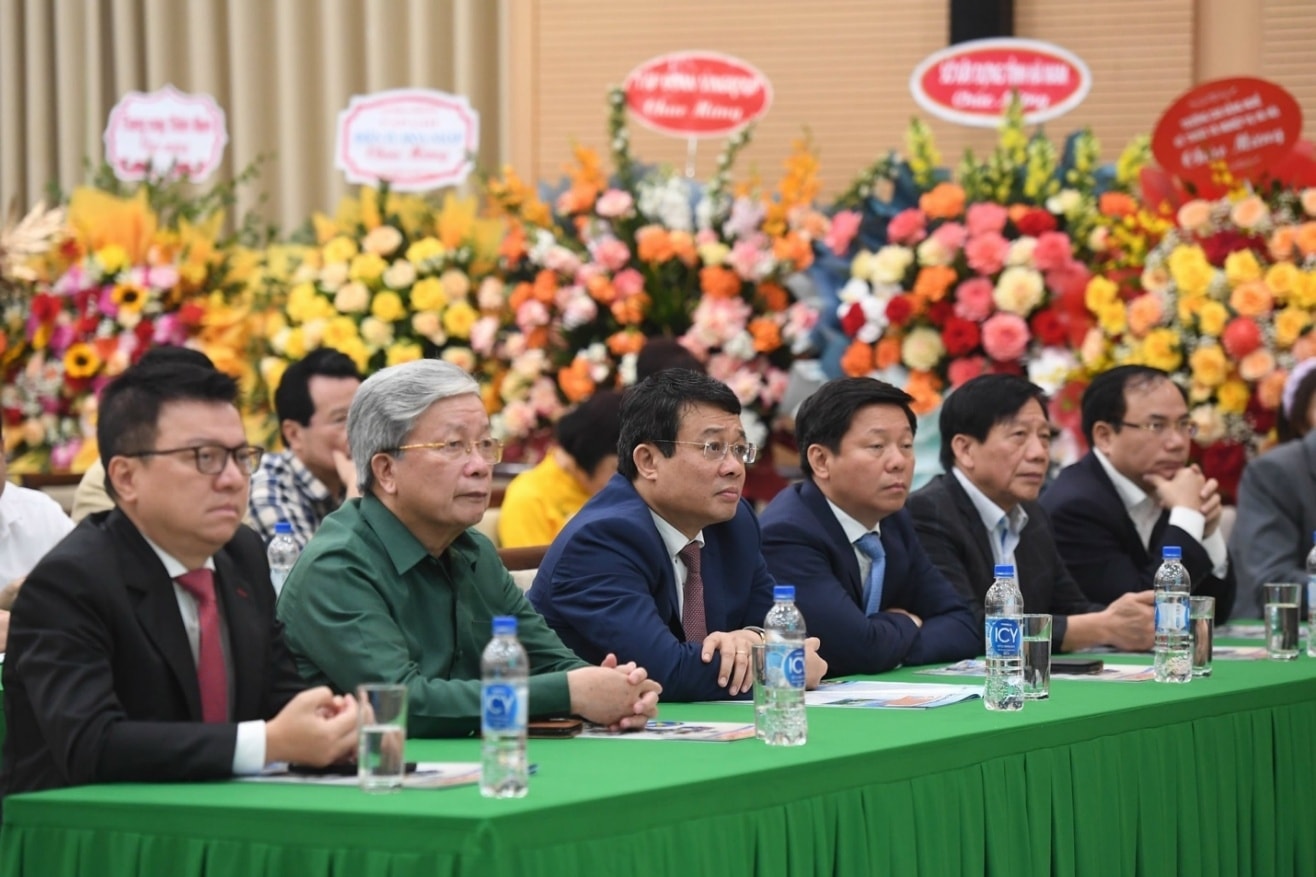 bao xay dung ky niem 25 nam xuat ban so bao dau tien hinh 2