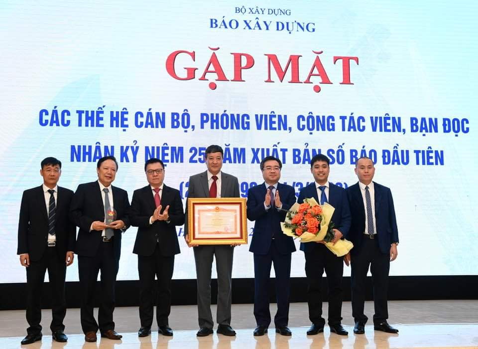 bao xay dung ky niem 25 nam xuat ban so bao dau tien hinh 7