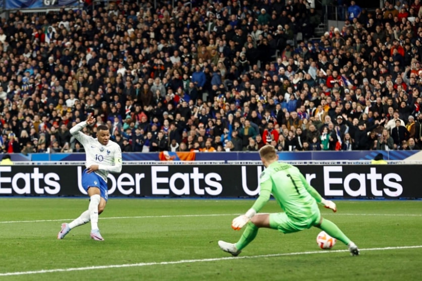 mbappe lap cu dup phap thang dam ha lan 4 0 tai vong loai euro 2024 hinh 1