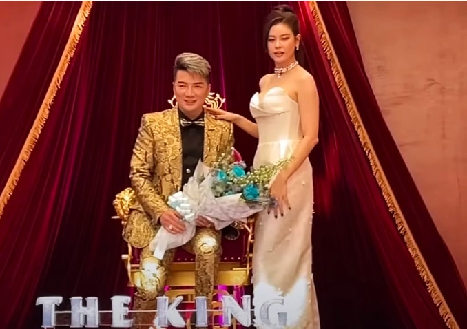 ca si dam vinh hung noi gi truoc tranh cai tu xung vua ngoi ngai vang hinh 2