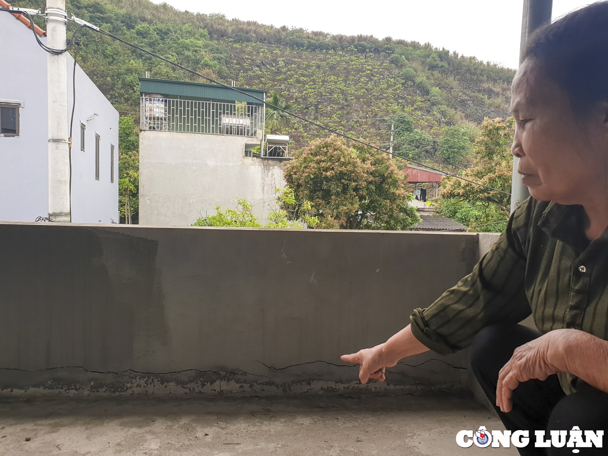 ha nam hang chuc ho dan keu nut nha do no min thi cong tuyen duong ba sao bai dinh hinh 4