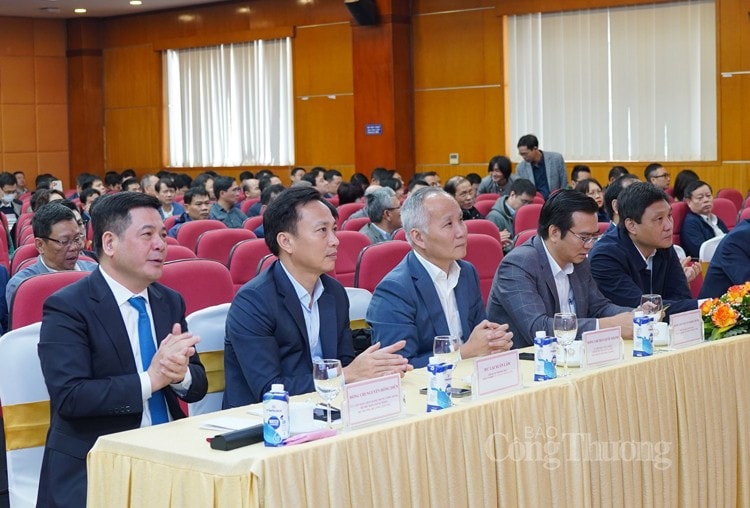 nganh cong thuong huong ung cuoc thi chinh luan ve bao ve nen tang tu tuong cua dang hinh 1