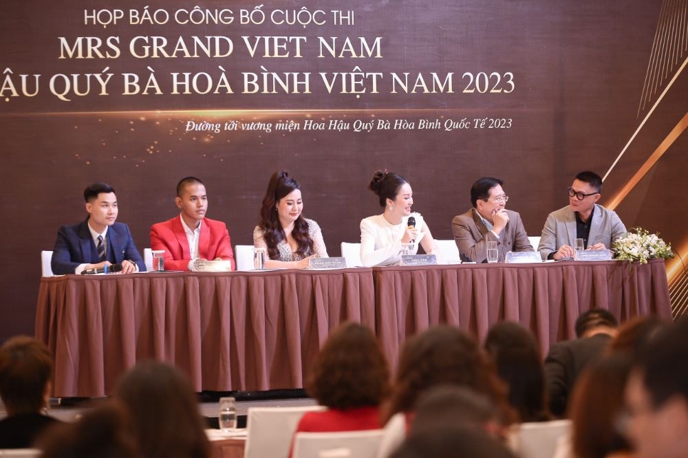 hoa hau phan kim oanh lam giam doc quoc gia cuoc thi hoa hau quy ba hoa binh viet nam 2023 hinh 25