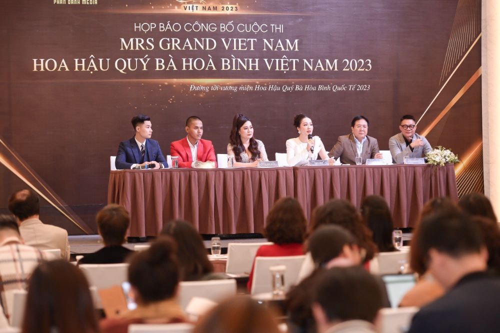 hoa hau phan kim oanh lam giam doc quoc gia cuoc thi hoa hau quy ba hoa binh viet nam 2023 hinh 21