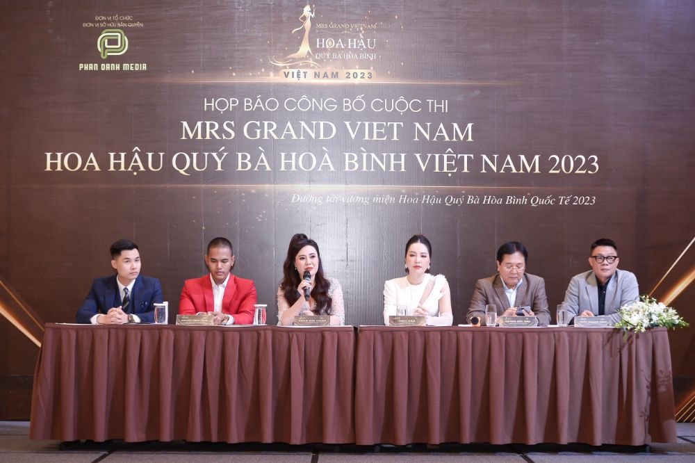 hoa hau phan kim oanh lam giam doc quoc gia cuoc thi hoa hau quy ba hoa binh viet nam 2023 hinh 18