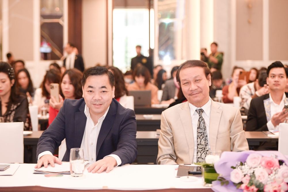 hoa hau phan kim oanh lam giam doc quoc gia cuoc thi hoa hau quy ba hoa binh viet nam 2023 hinh 17