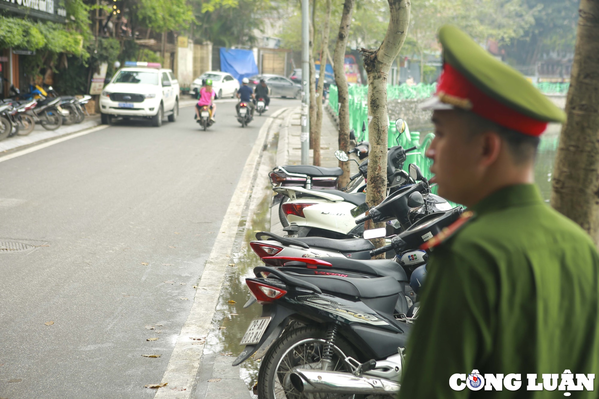 ha noi sau mot thang gianh lai via he tuyen duong quanh ho tay da co nhieu thay doi hinh 5