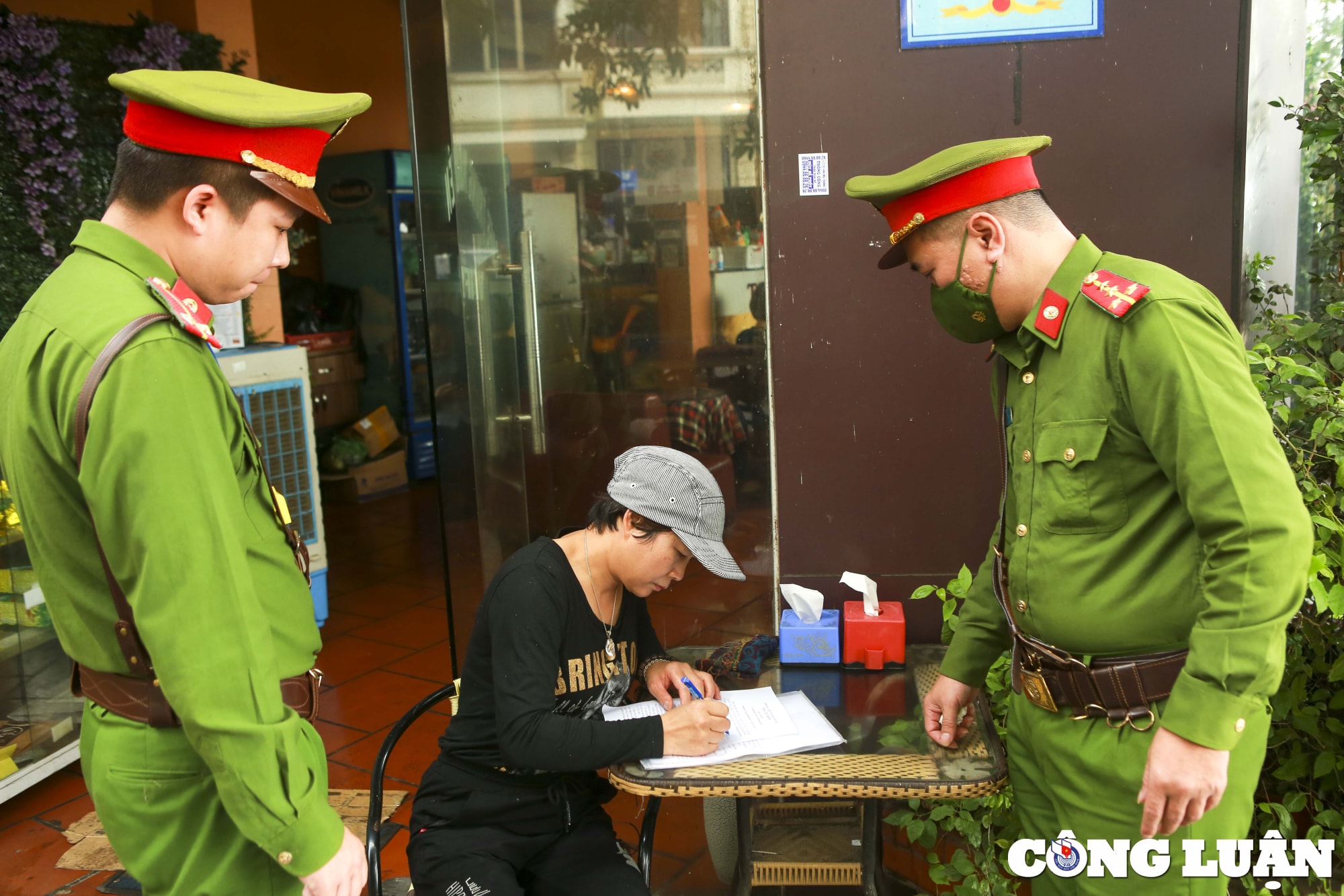 ha noi sau mot thang gianh lai via he tuyen duong quanh ho tay da co nhieu thay doi hinh 8