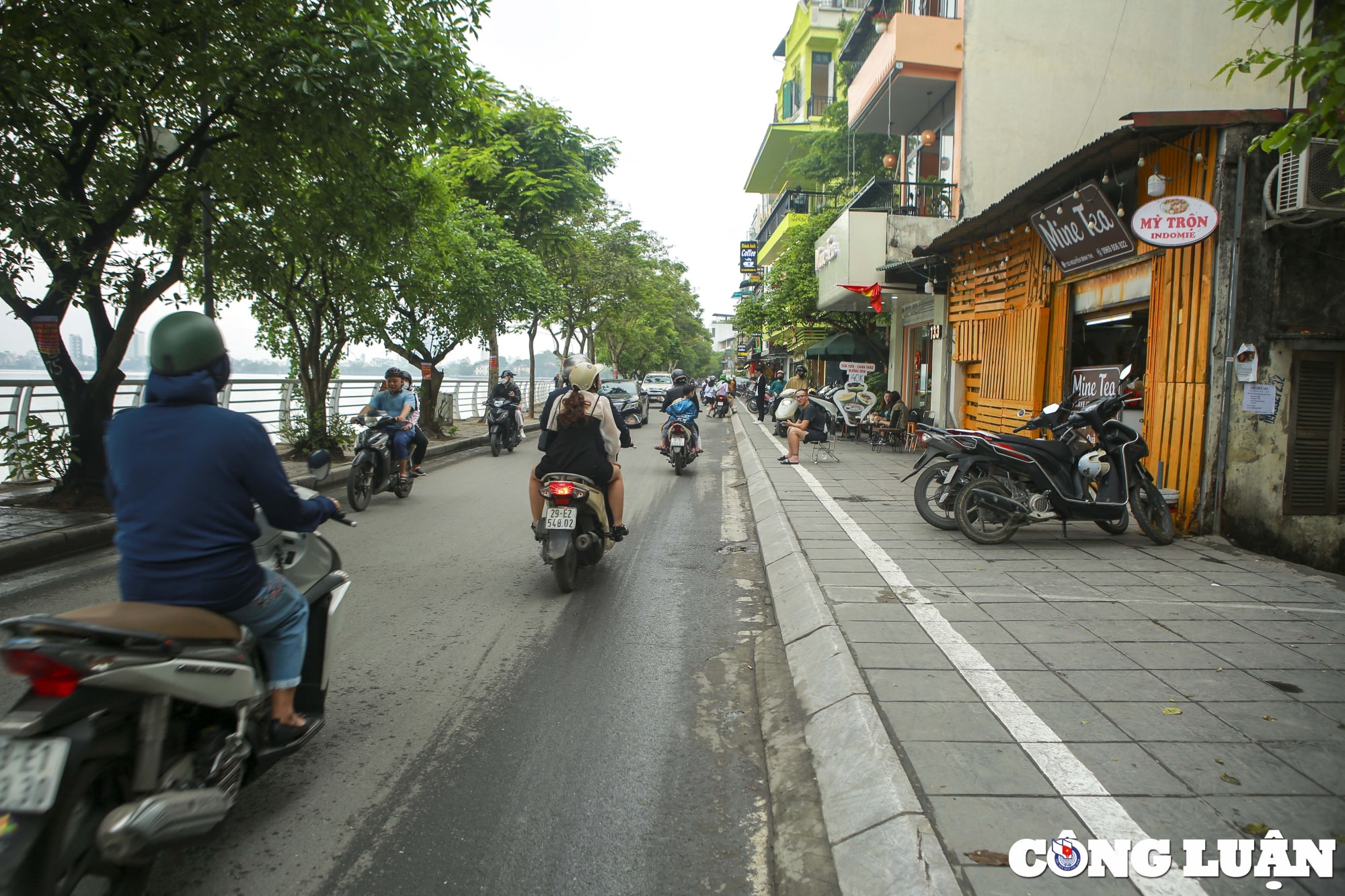 ha noi sau mot thang gianh lai via he tuyen duong quanh ho tay da co nhieu thay doi hinh 9