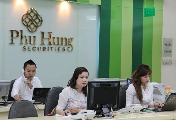 chung khoan phu hung phs loi nhuan boc hoi 57 rut ho so dang ky niem yet tai hose hinh 1