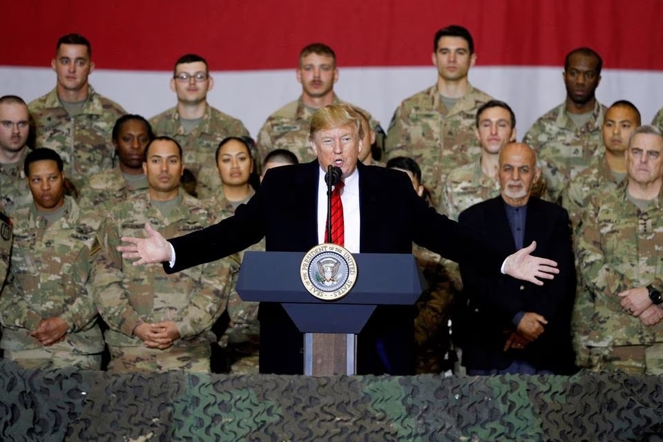 nha trang do loi cho ong donald trump ve viec rut quan hon loan o afghanistan hinh 1