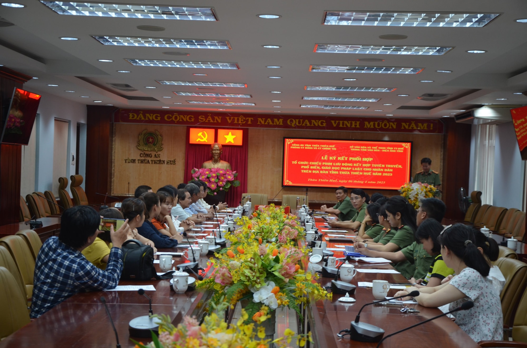 thua thien hue chieu phim luu dong tuyen truyen pho bien giao duc phap luat cho nhan dan hinh 2