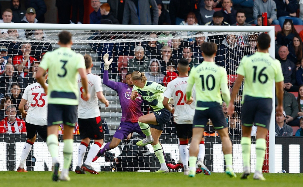 haaland can moc 30 ban thang man city thang dam southampton hinh 3