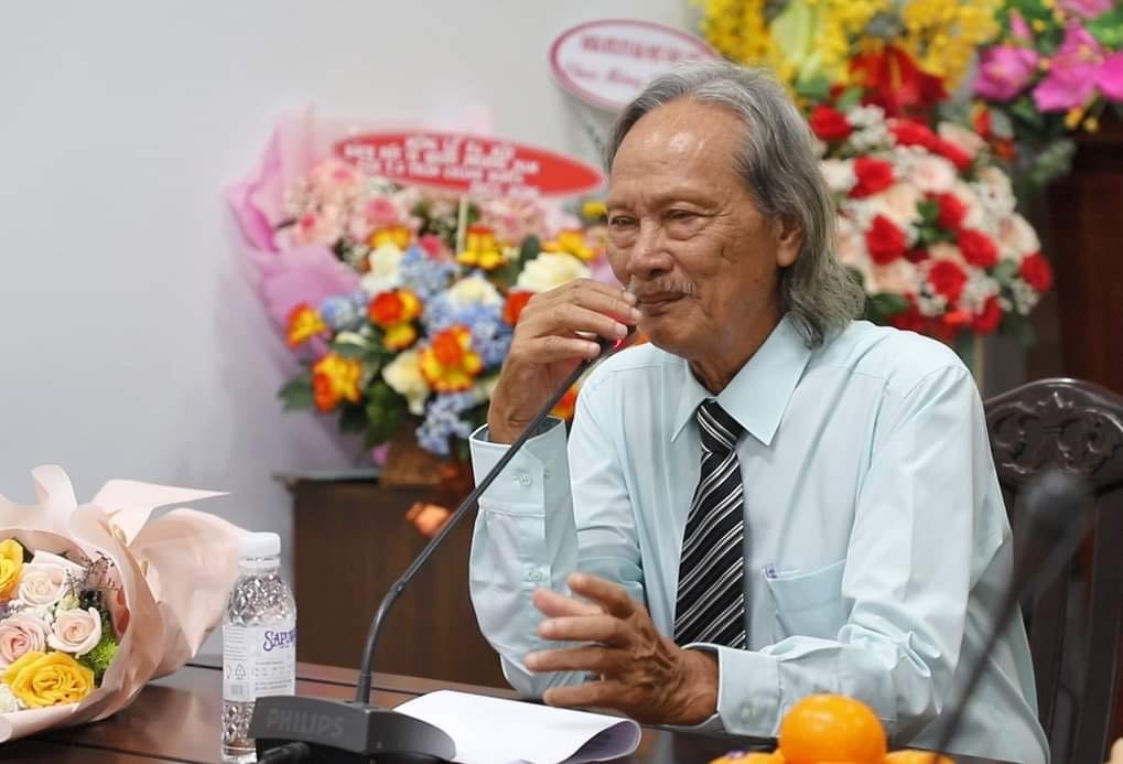 ra mat sach dat va nguoi phuong nam cua tac gia tran chanh nghia hinh 2