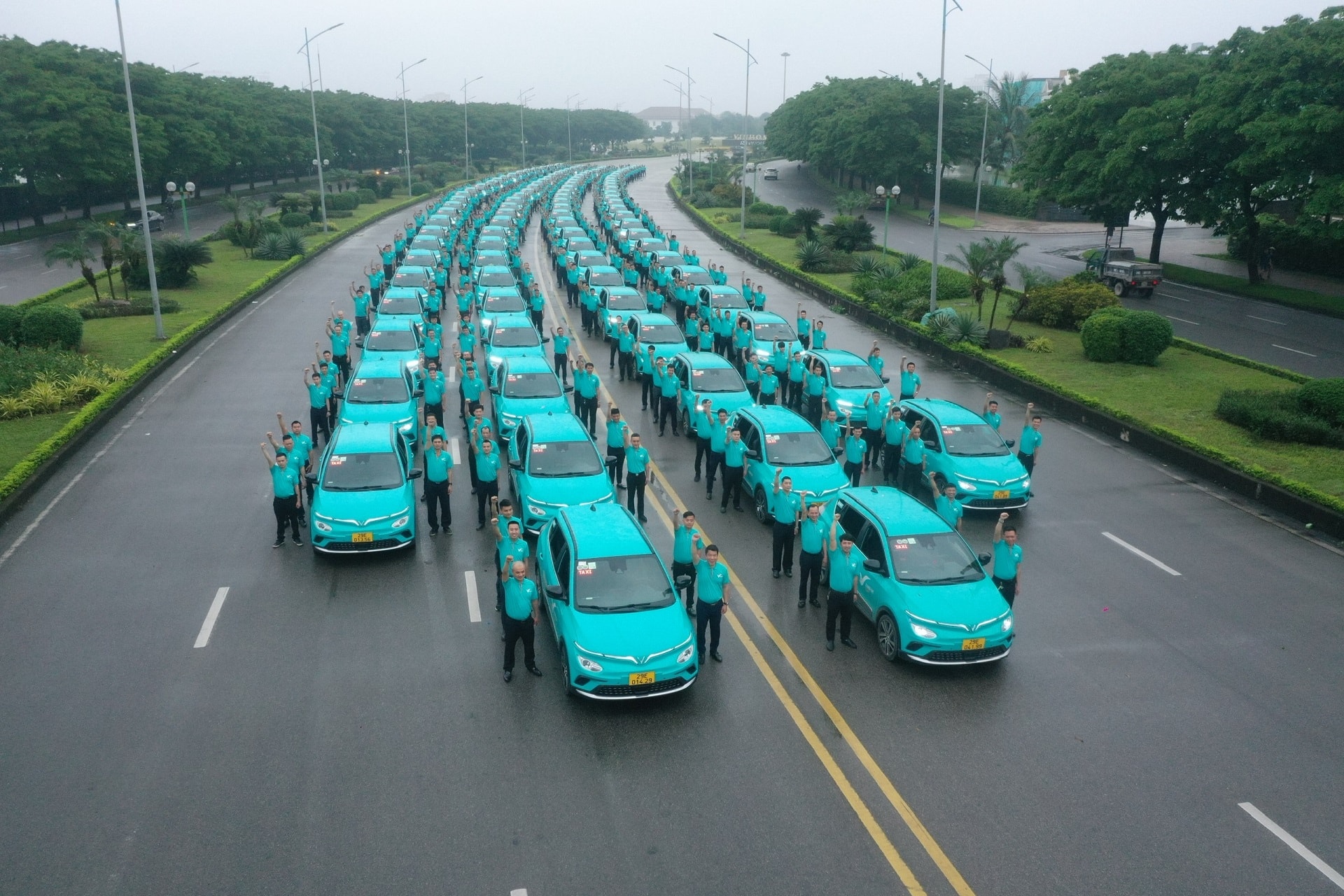 khai truong hang taxi thuan dien dau tien tai viet nam hinh 3