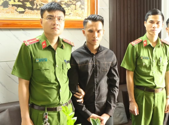 van thu truong bi bat vi lam gia hoc ba cho hoc sinh di du hoc hinh 1