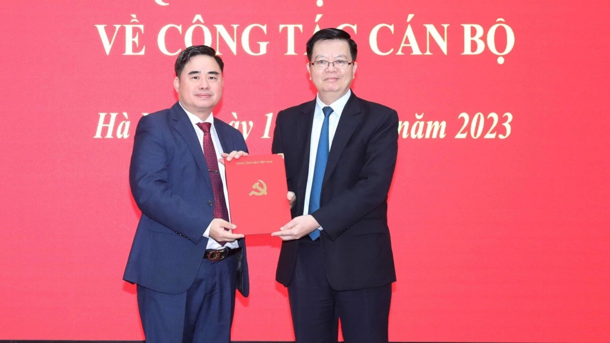 bo nhiem ong pham minh tuan giu chuc pho tong bien tap phu trach tap chi cong san hinh 1