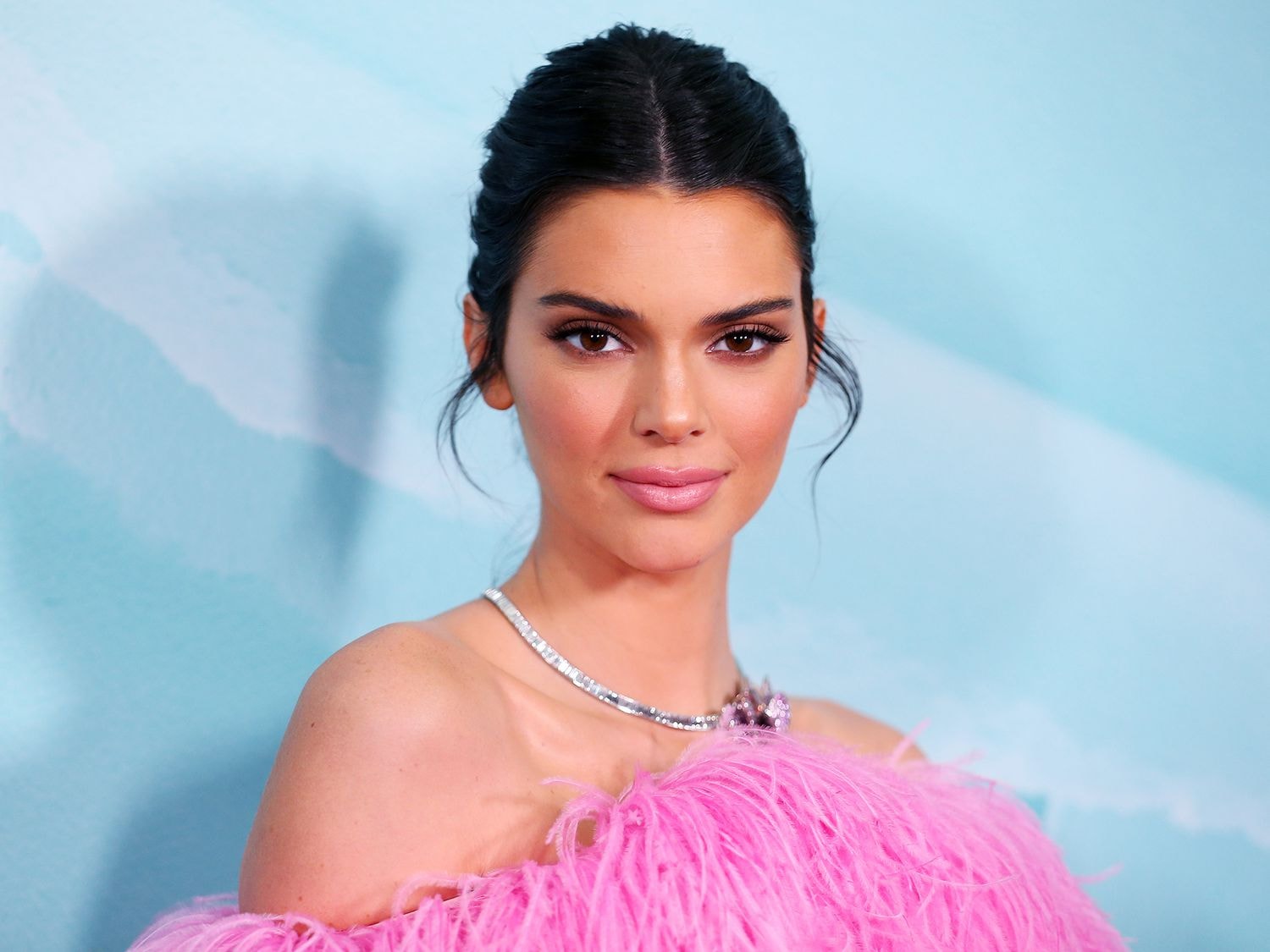 kendall jenner tinh tu voi ban trai noi cong cong hinh 3
