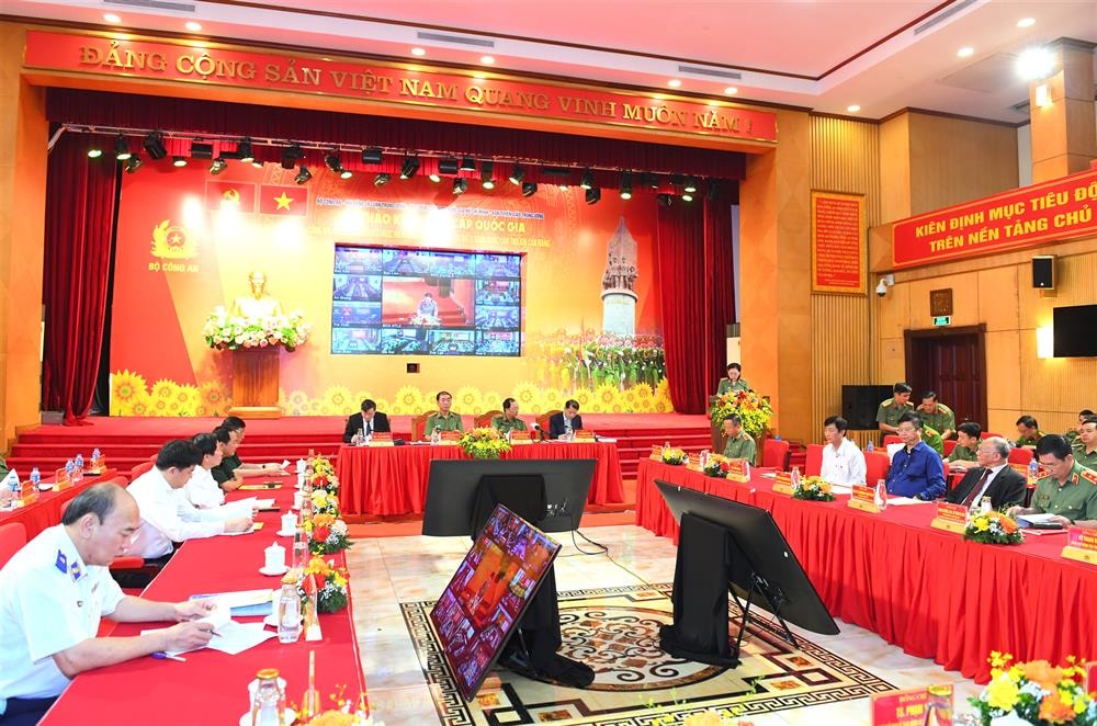 luc luong cong an guong mau di dau thuc hien nghi quyet dai hoi xiii cua dang hinh 1