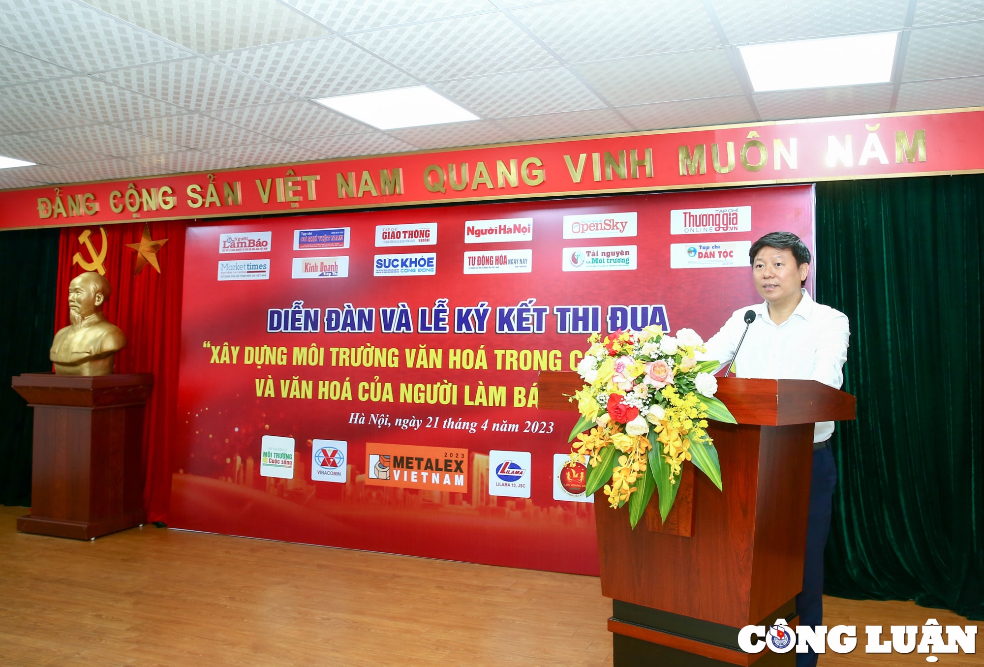 van hoa phai tu moi nguoi lam bao xay dung van hoa la xay dung con nguoi hinh 2