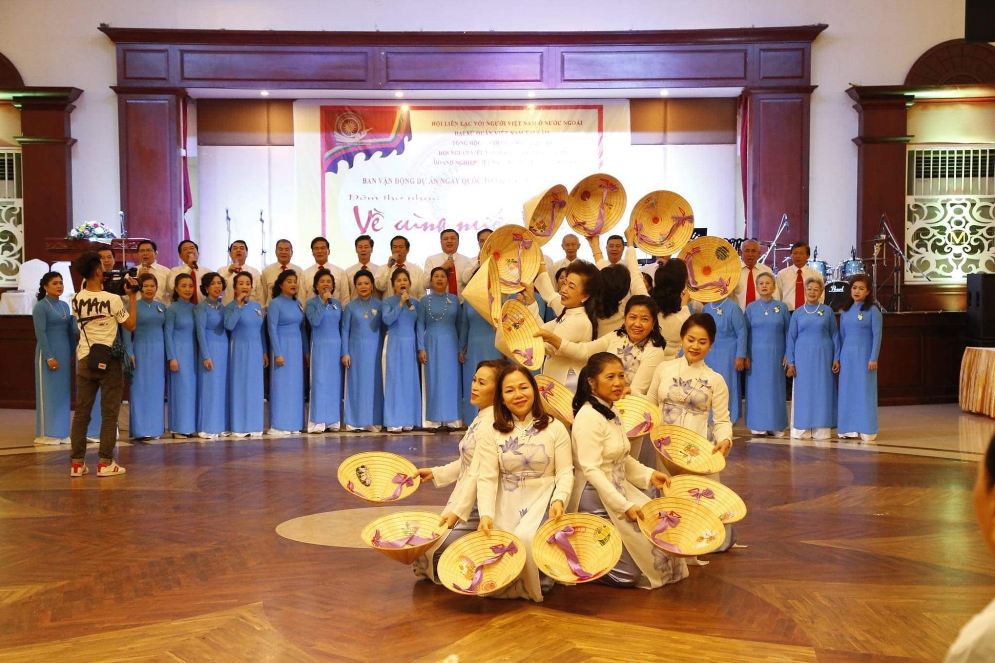 to chuc ngay quoc to viet nam toan cau nam 2023 hinh 3