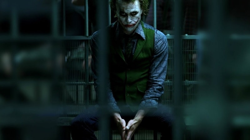 ly do xuat hien vet seo tren mat joker trong the dark knight hinh 2
