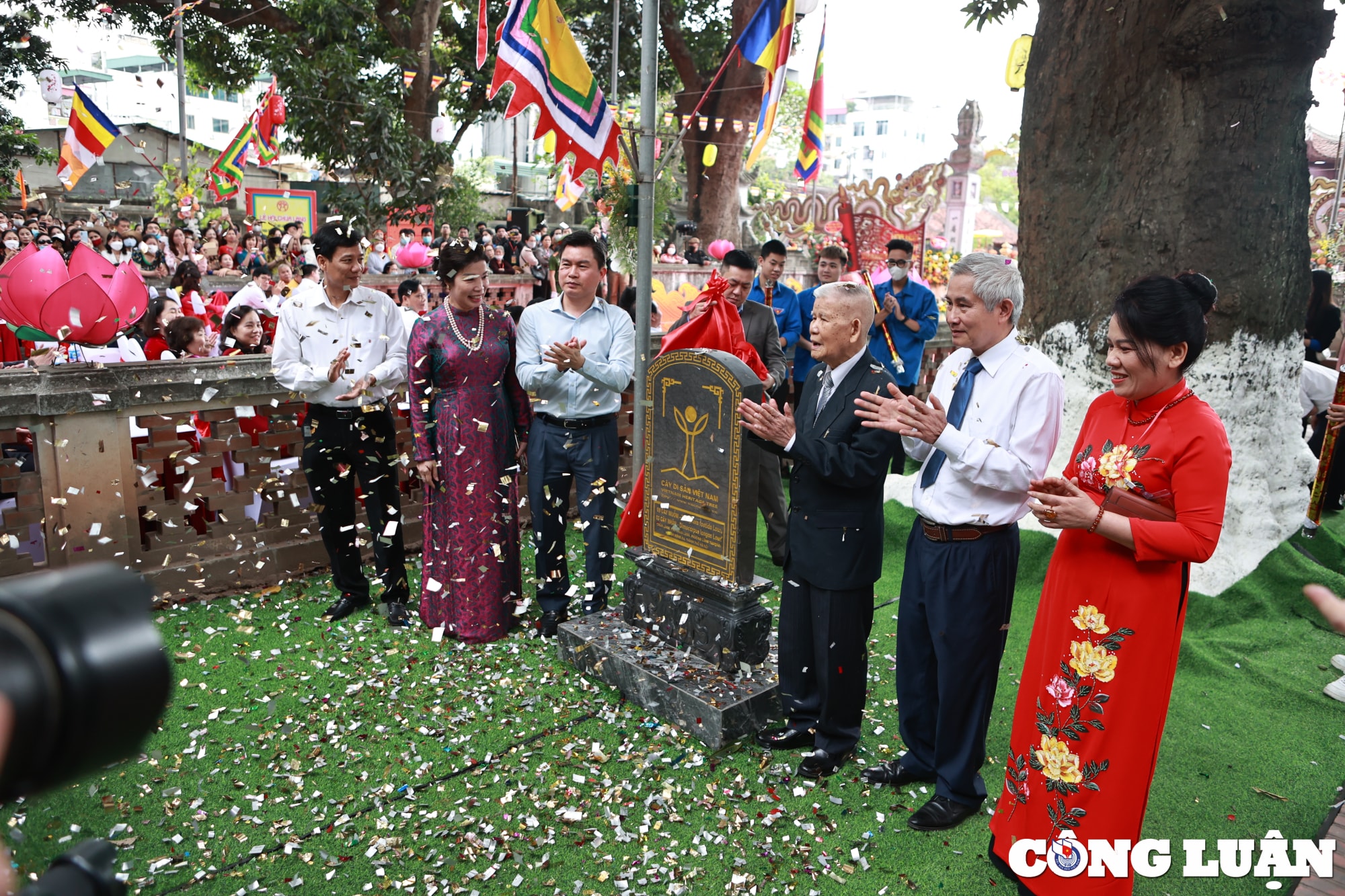 ha noi hang nghin nguoi dan ve tray hoi chua lang quan dong da hinh 3