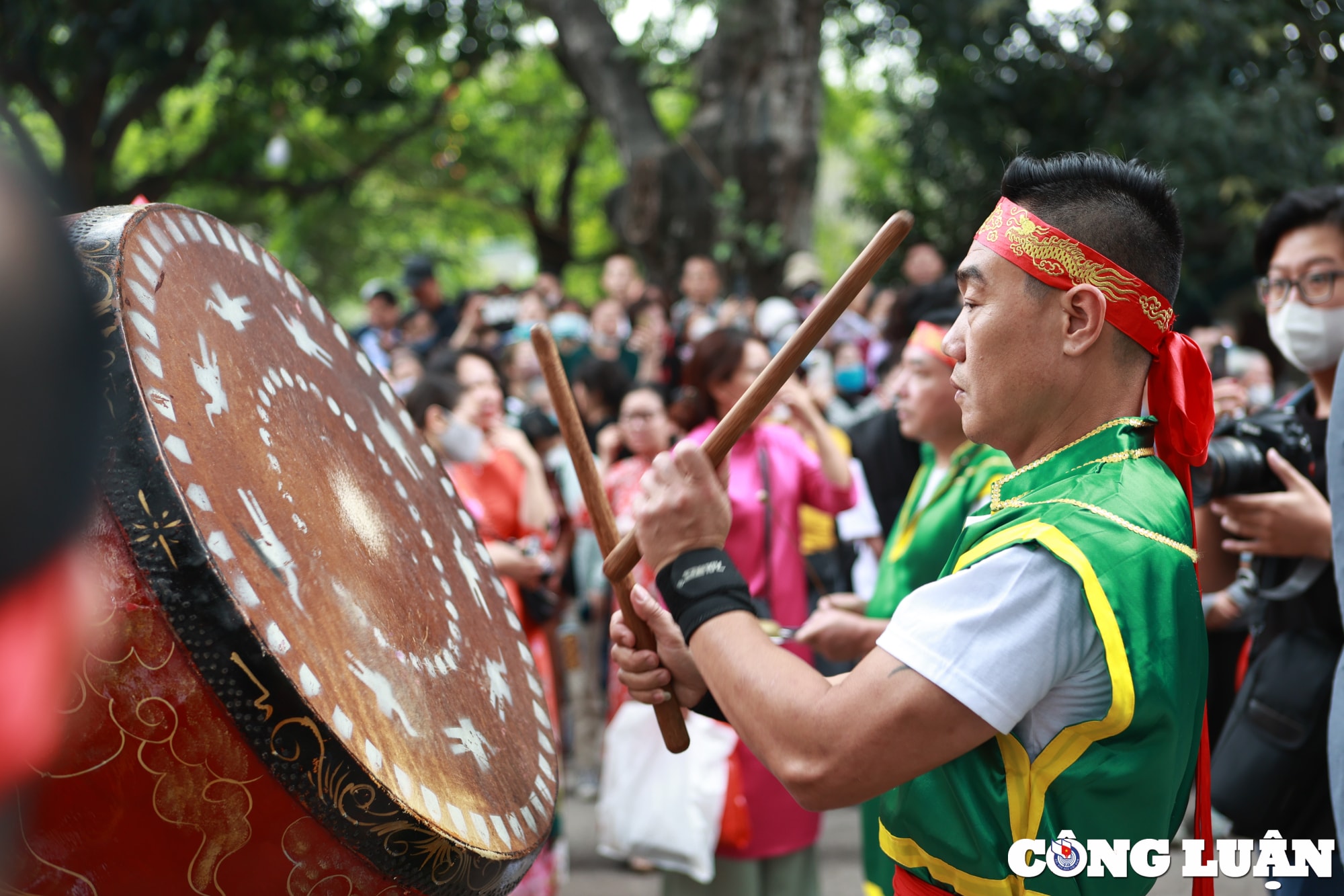 ha noi hang nghin nguoi dan ve tray hoi chua lang quan dong da hinh 12