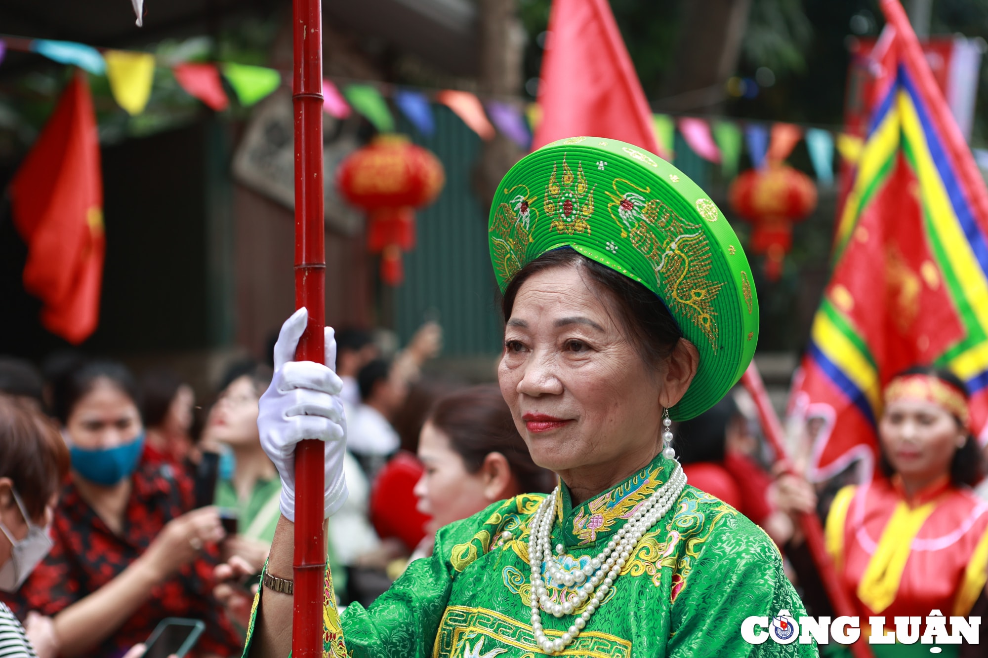 ha noi hang nghin nguoi dan ve tray hoi chua lang quan dong da hinh 11