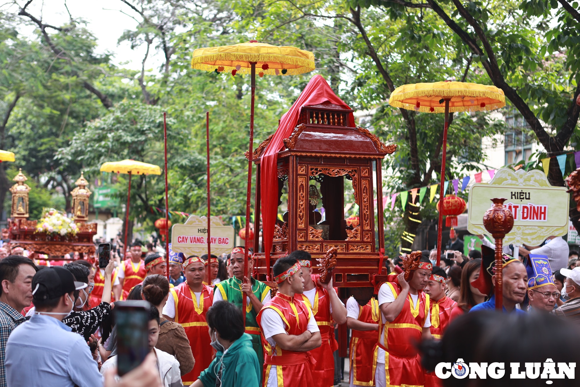 ha noi hang nghin nguoi dan ve tray hoi chua lang quan dong da hinh 8