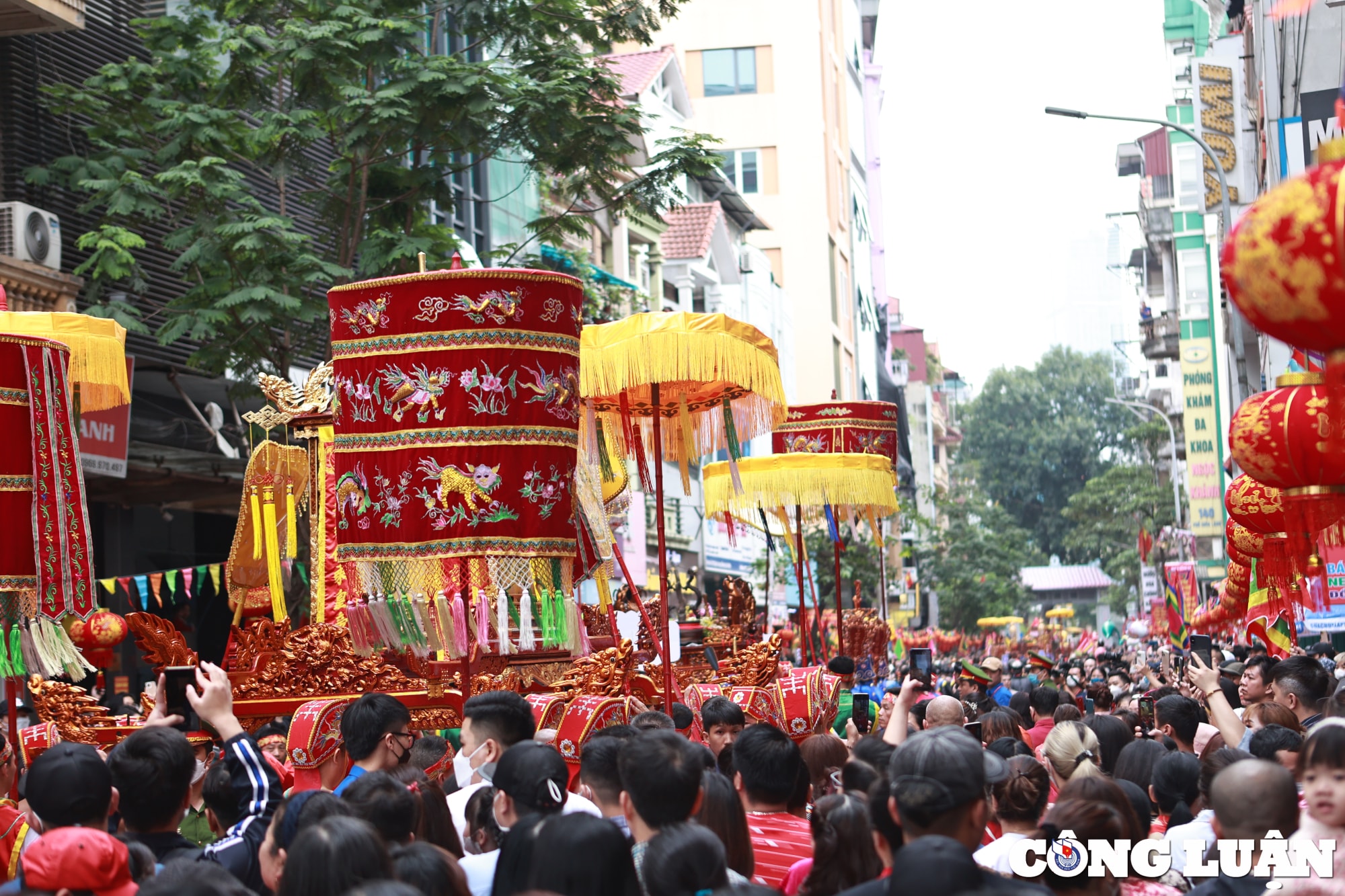 ha noi hang nghin nguoi dan ve tray hoi chua lang quan dong da hinh 5