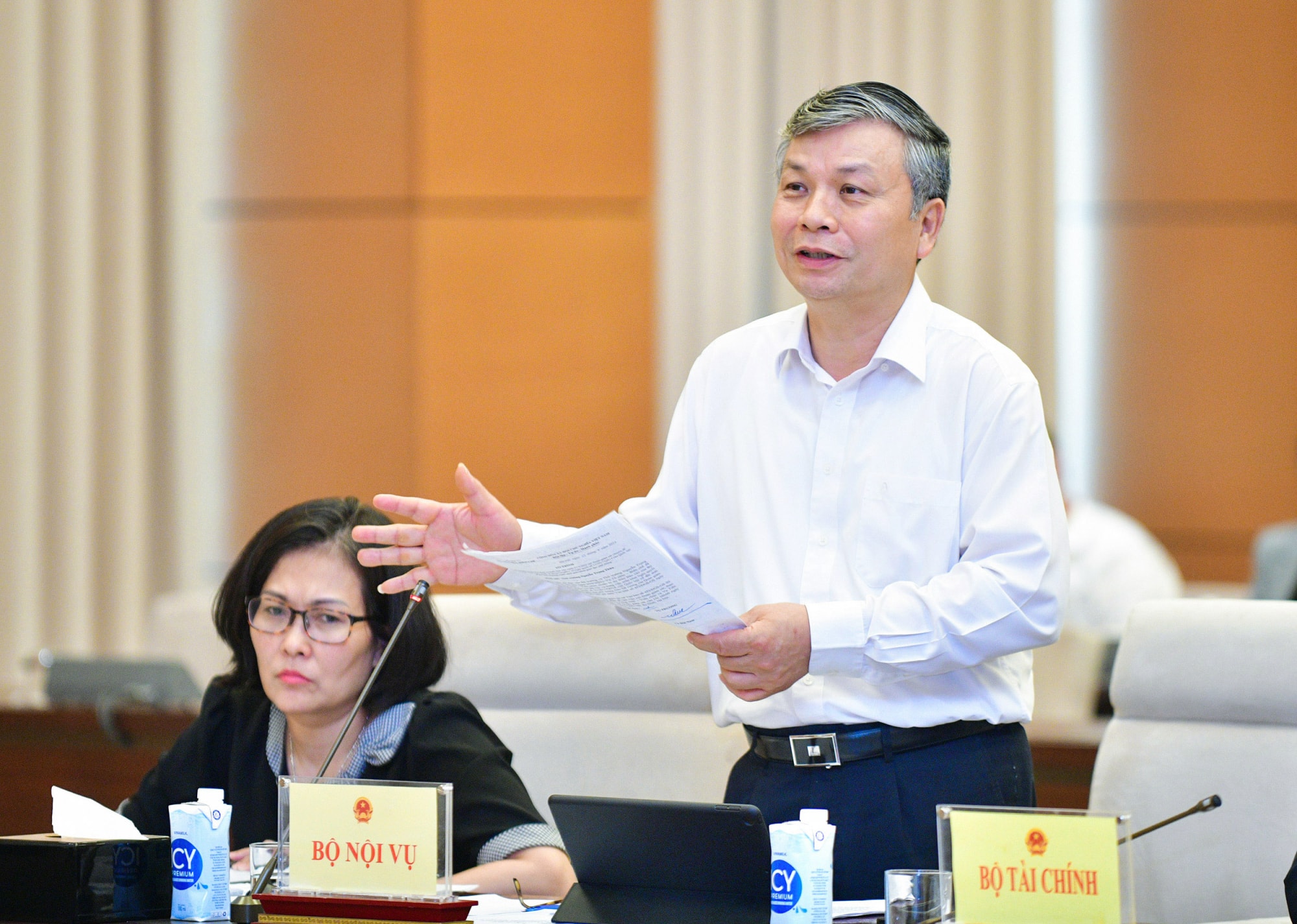 van ban quy pham phap luat ve tuyen dung vien chuc giao vien chua bao dam tinh dong bo hinh 2