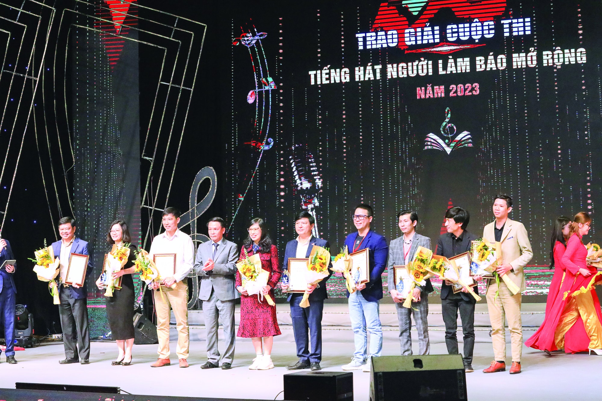 cuoc thi tieng hat nguoi lam bao mo rong 2023 noi nha bao thoa suc the hien niem dam me am nhac hinh 1