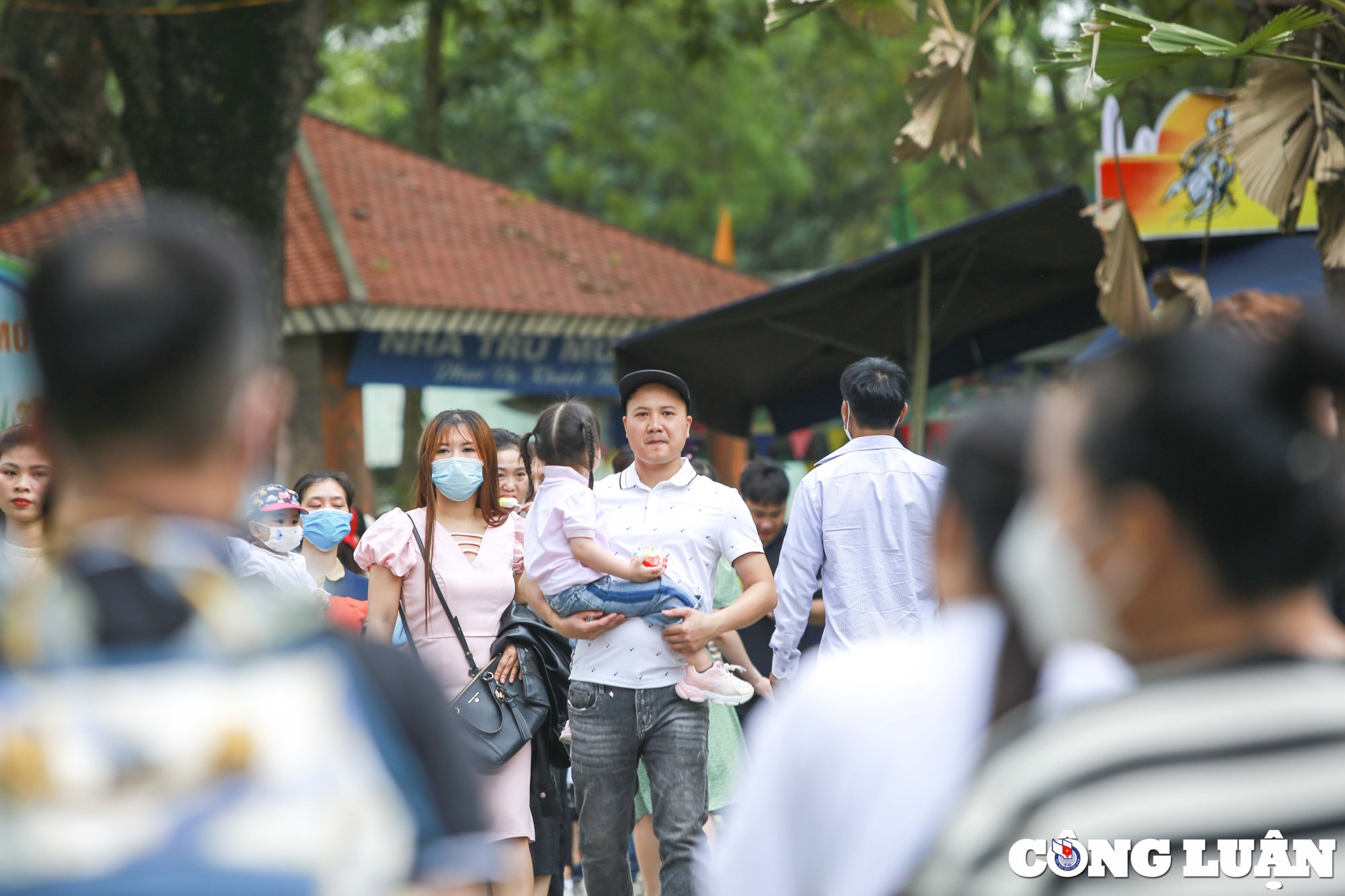 hang nghin nguoi do ve vuon thu ha noi vui choi ngay le 30 4  1 5 hinh 9