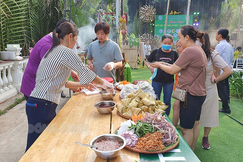 ben tre phat trien du lich am thuc tu dua hinh 1