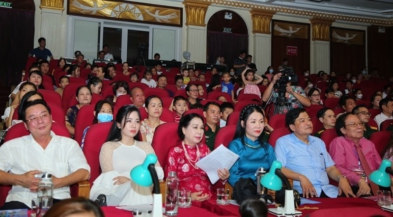 gan 200 dien vien tham gia cuoc thi tai nang cheo tuong va dan ca kich toan quoc hinh 4