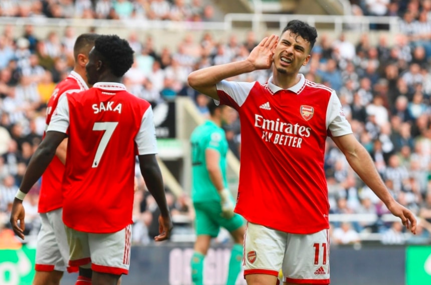 odegaard toa sang arsenal de dang kiem 3 diem truoc newscastle hinh 4