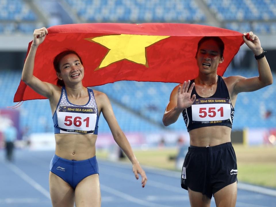nguyen thi oanh lap ky tich gianh 2 huy chuong vang chi cach nhau 20 phut hinh 3