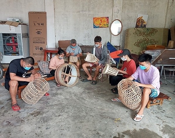 ha noi xem xet 29 lang nghe dua ra khoi danh sach lang nghe truyen thong hinh 2