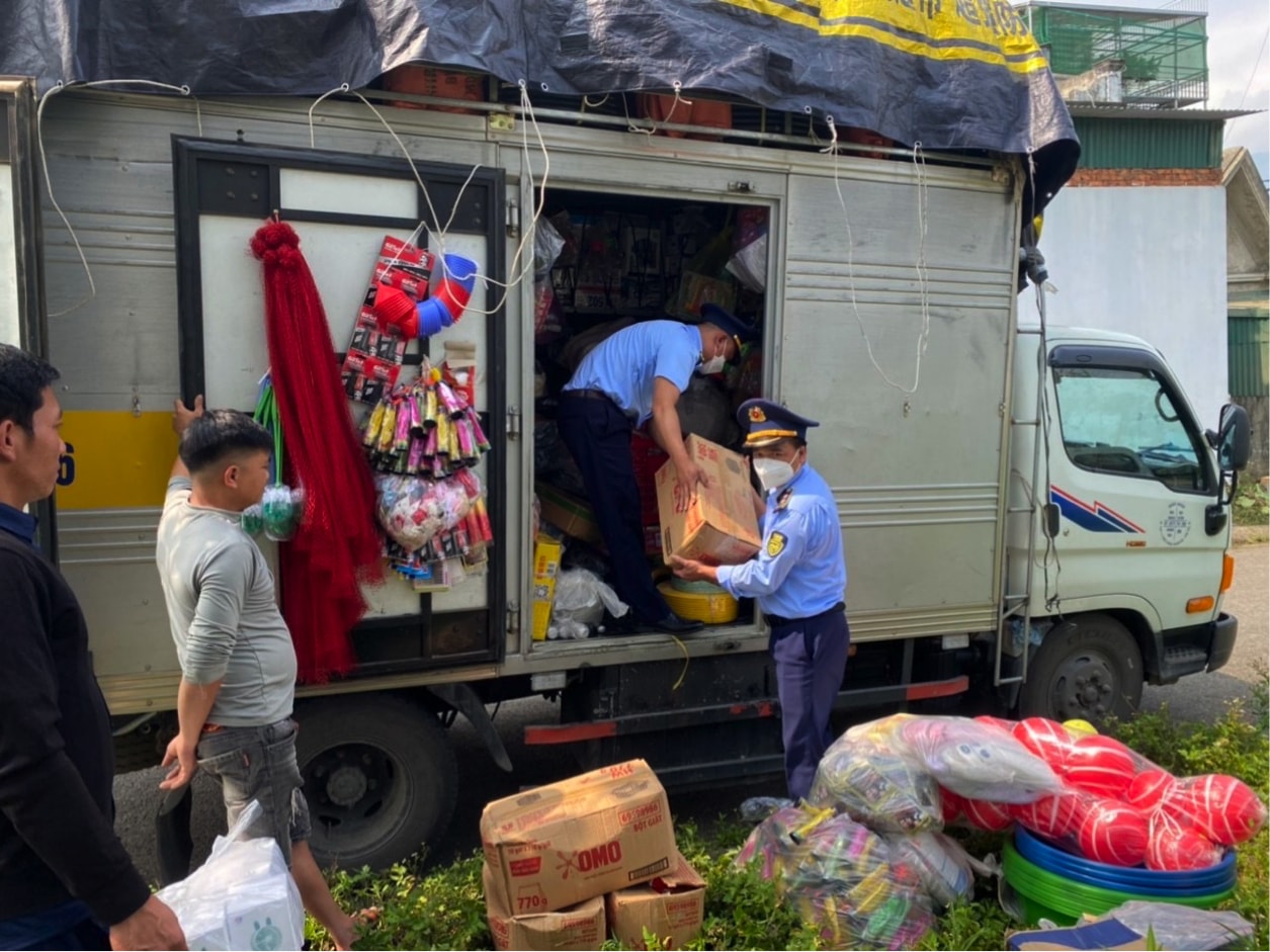 hon 2000 san pham tieu dung co dau hieu gia mao nhan hieu bi thu giu o lai chau hinh 1