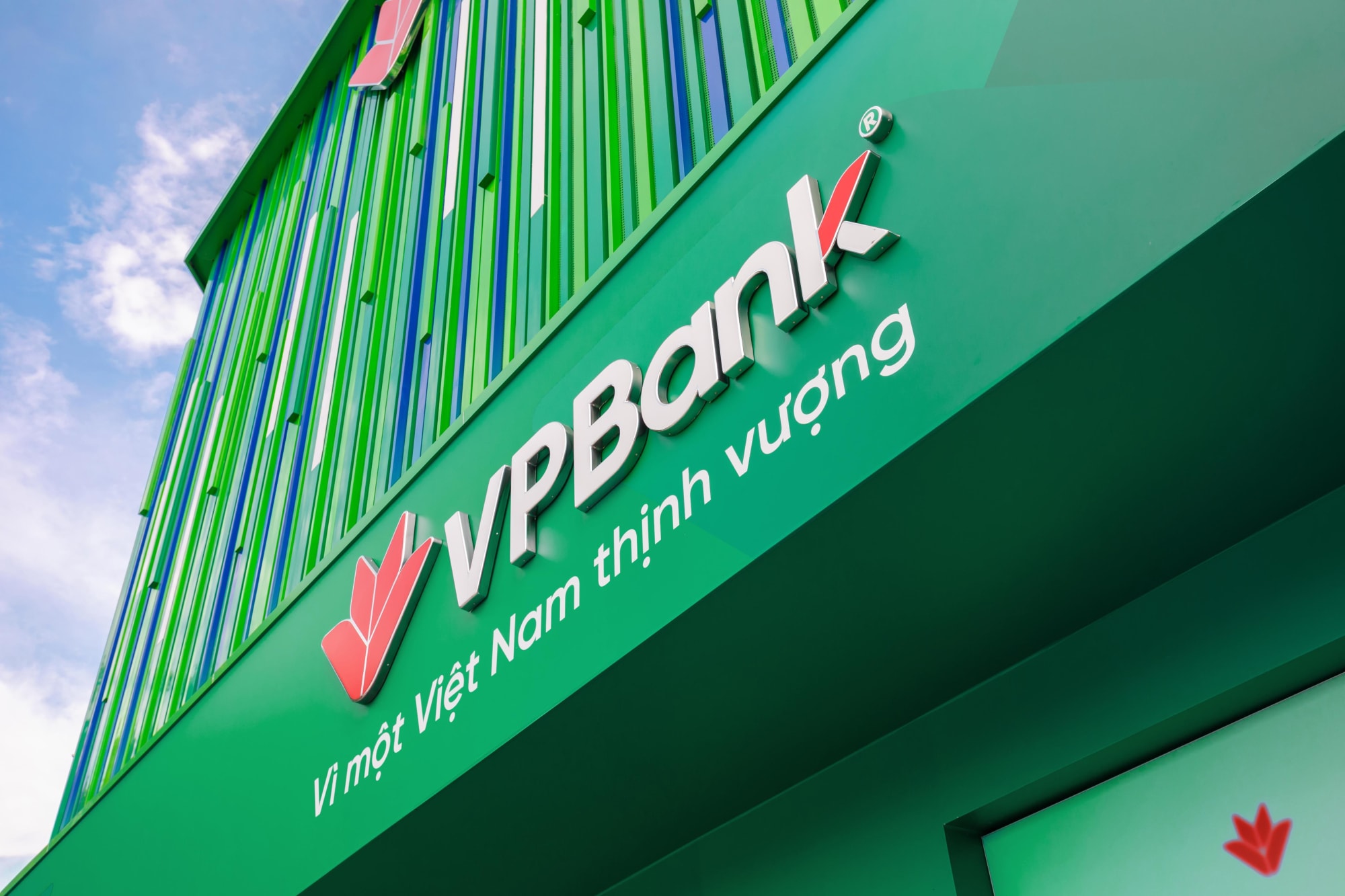 trien vong kinh doanh cua vpbank voi diem tua tang truong kinh te vi mo hinh 1