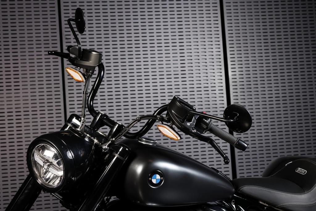 bmw trinh lang r 18 roctane bien the lai giua bagger va cruiser hinh 4