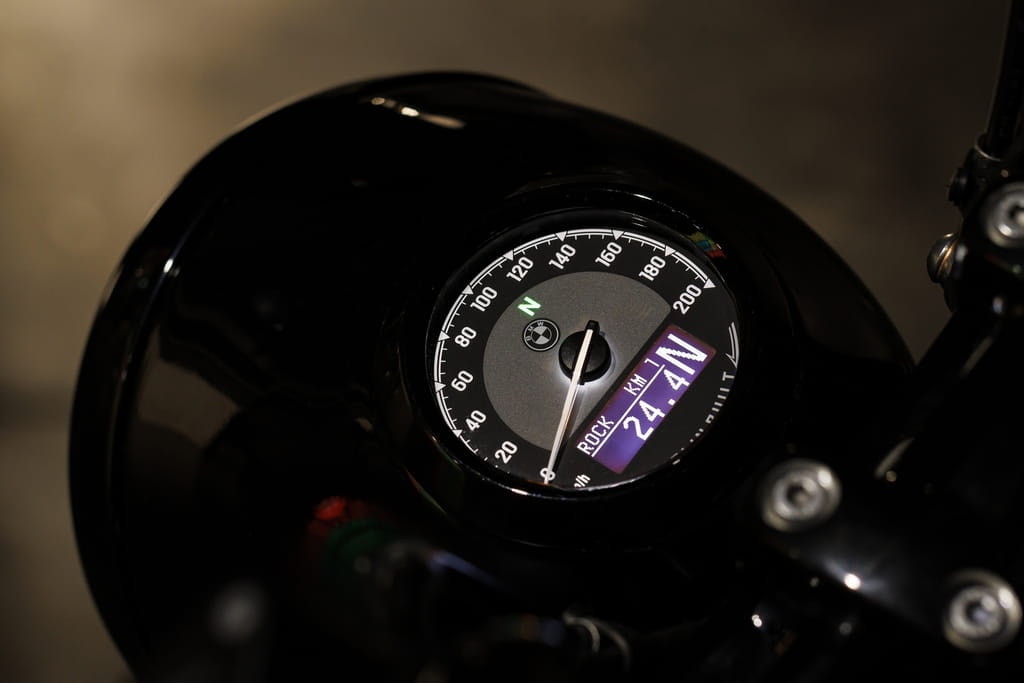 bmw trinh lang r 18 roctane bien the lai giua bagger va cruiser hinh 5