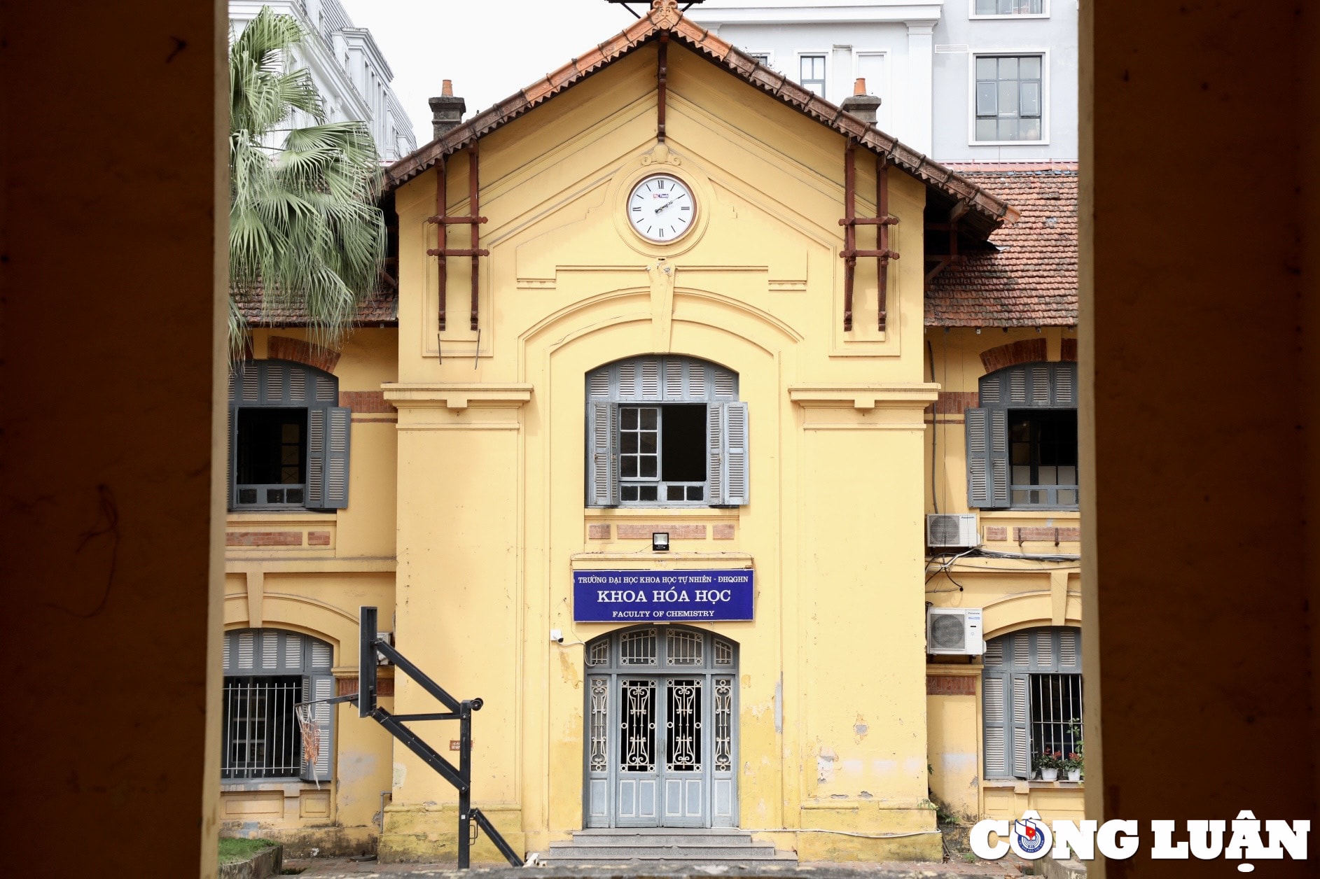 kham pha net kien truc co xua cua truong dai hoc duoc ha noi hinh 6