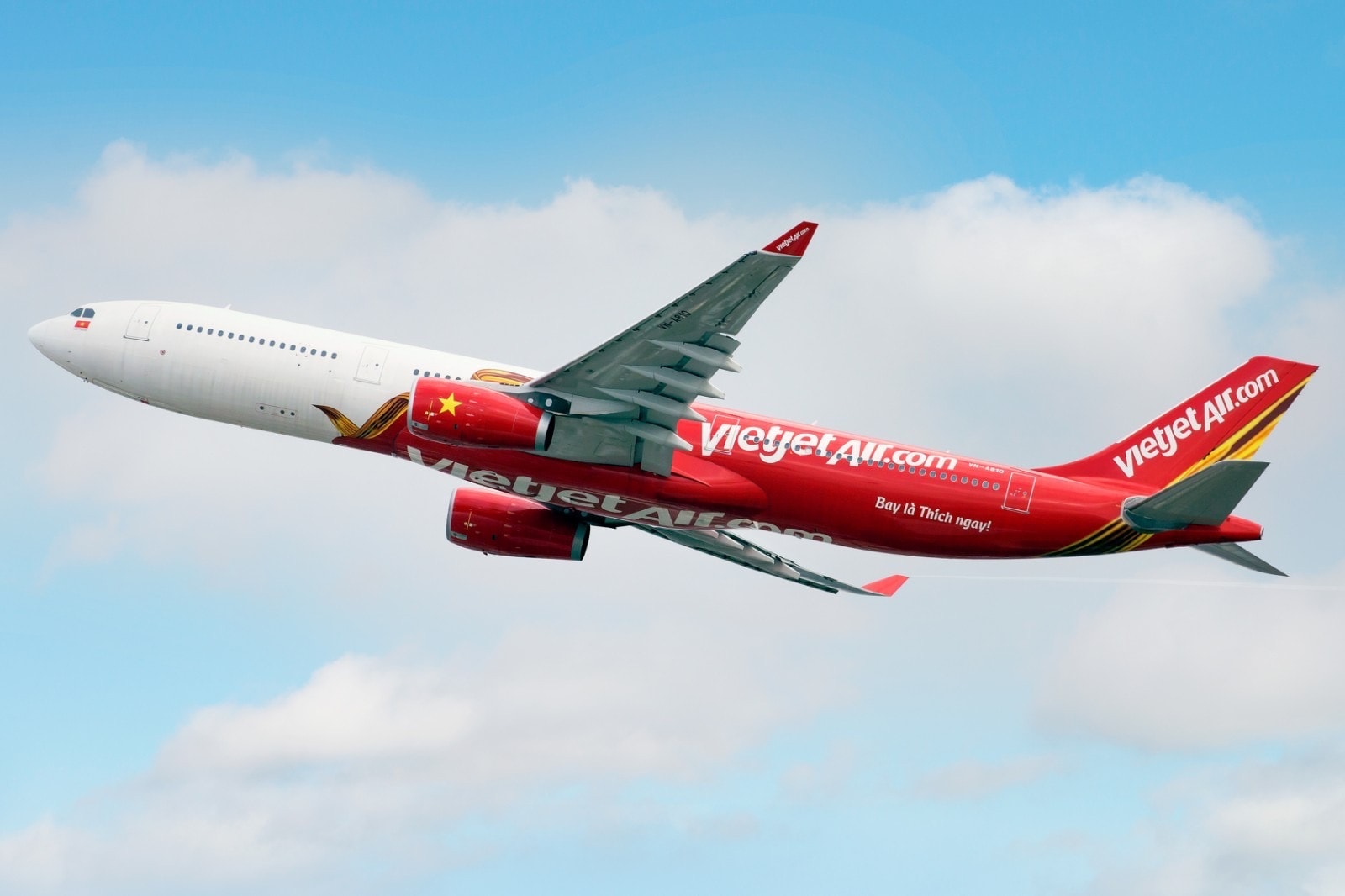lap ky tich vo dich sea games tuyen bong da nu nhan ngay 1 nam bay mien phi tu vietjet hinh 1