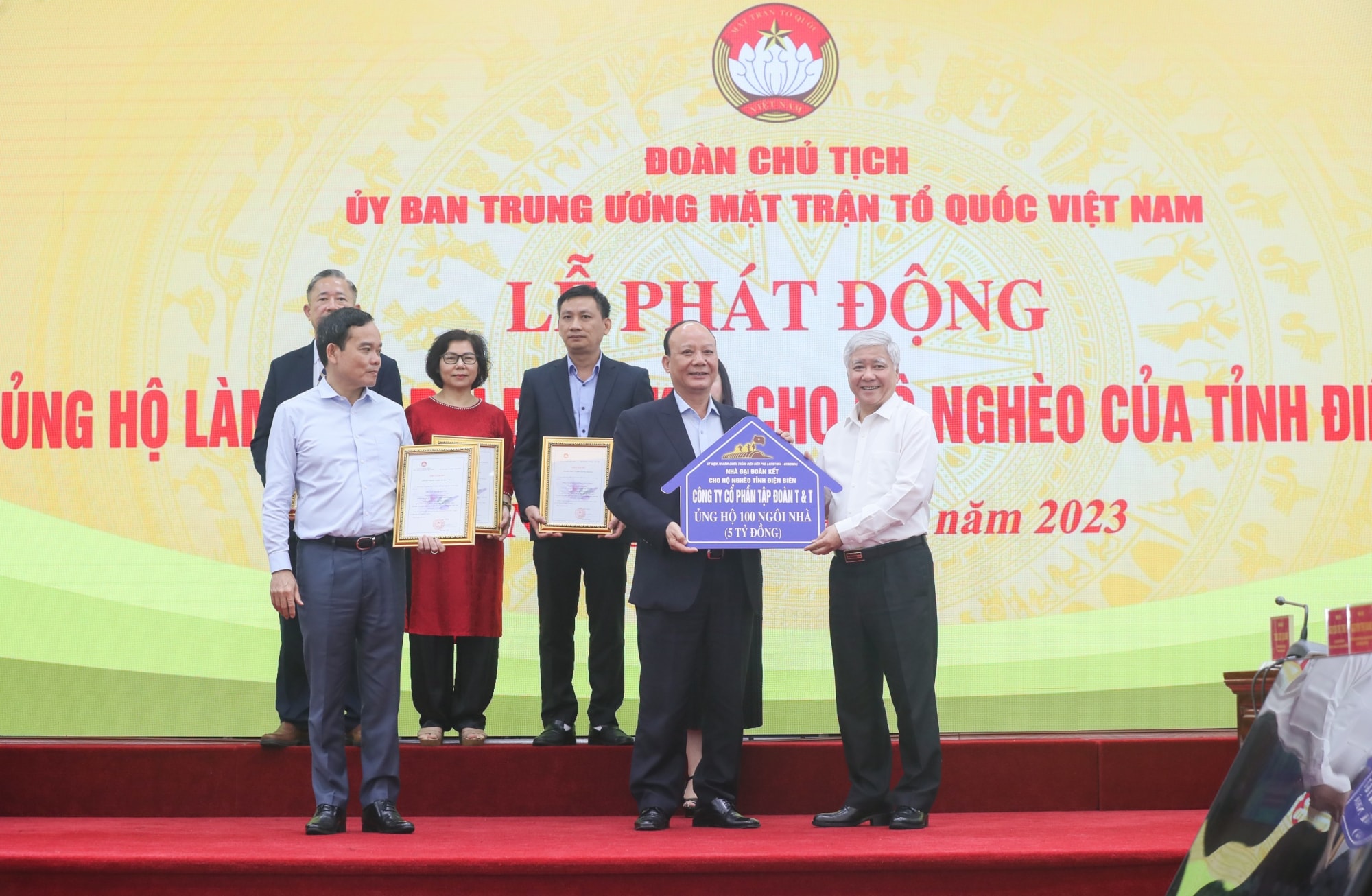 tt group ung ho 5 ty dong ho tro lam nha cho nguoi ngheo tinh dien bien hinh 1