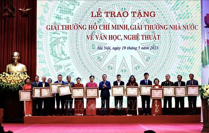 kip thoi ton vinh cac van nghe si co nhieu thanh tuu cong hien cho dat nuoc hinh 2