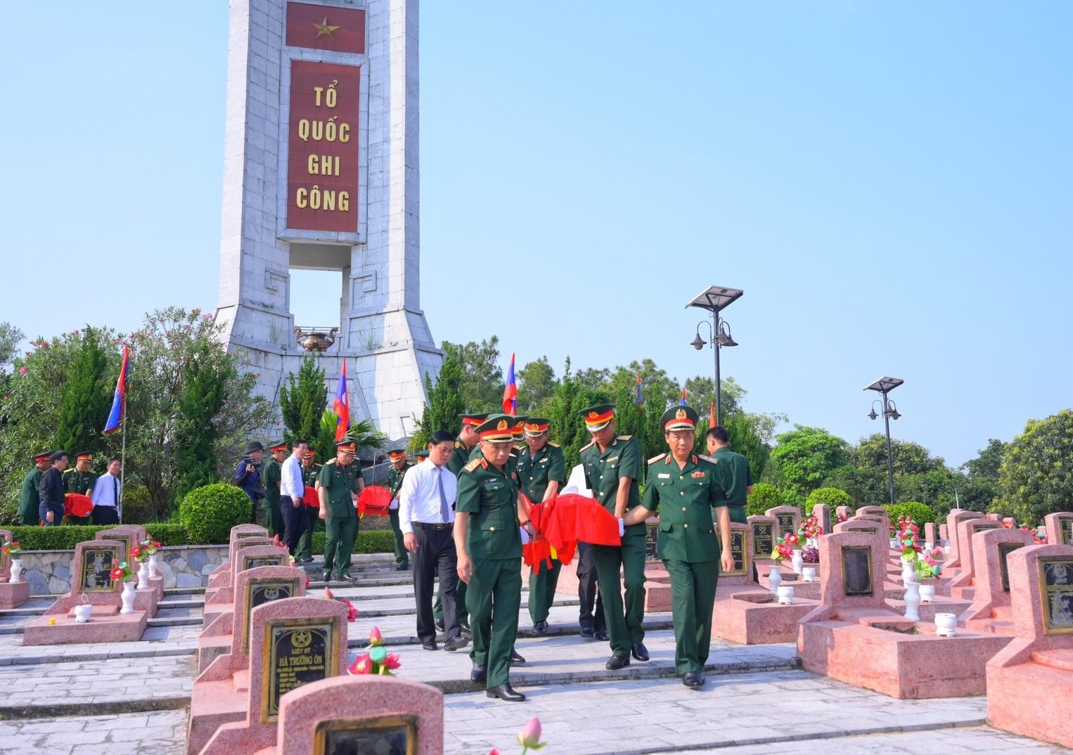 nghe an truy dieu an tang 96 hai cot liet si hy sinh tai lao hinh 2