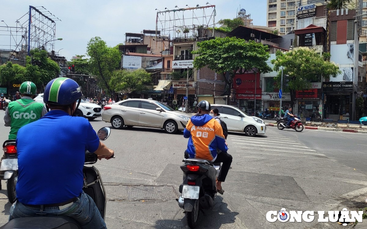 tai xe xe om cong nghe nguy co bi khoa tai khoan vinh vien van vi pham luat giao thong hinh 2