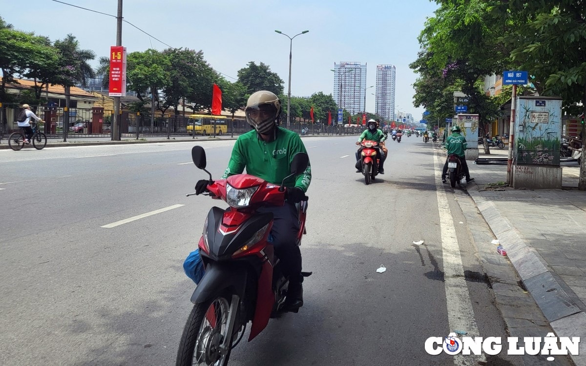 tai xe xe om cong nghe nguy co bi khoa tai khoan vinh vien van vi pham luat giao thong hinh 3